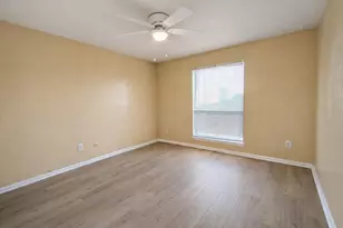 8529 Hearth Dr, Houston, TX 77054 - Photo 9