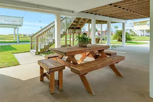 16906 Beachcomber Dr, Jamaica Beach, TX 77554 - Photo 9