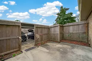 10180 Longmont Dr, Houston, TX 77042 - Photo 35