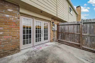 10180 Longmont Dr, Houston, TX 77042 - Photo 37