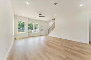 9119 Henrietta St, Houston, TX 77088 - Photo 7