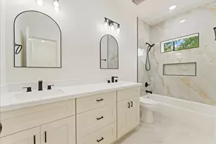 9119 Henrietta St, Houston, TX 77088 - Photo 15