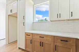 9119 Henrietta St, Houston, TX 77088 - Photo 11