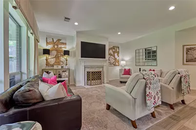11 Filigree Pines Place, The Woodlands, TX 77382 - Photo 11