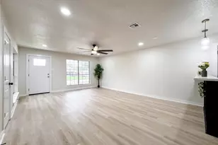 3901 Wood Sorrel Dr, Dickinson, TX 77539 - Photo 5