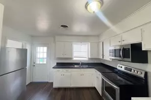 405 Botts St, Brenham, TX 77833 - Photo 5