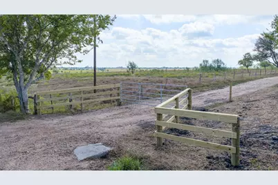 624 Berger Road, Schulenburg, TX 78945 - Photo 5