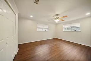 1807 Shadow Bend Dr, Houston, TX 77043 - Photo 17