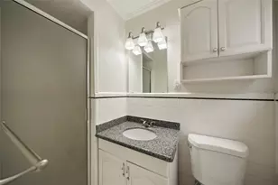 1807 Shadow Bend Dr, Houston, TX 77043 - Photo 17