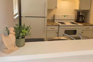 600 Hilliard St, Conroe, TX 77301 - Photo 3