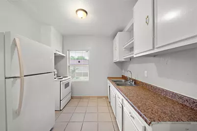 806 3rd Avenue N #12 1/2, Texas City, TX 77590 - Photo 3