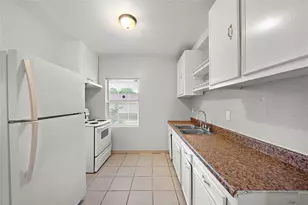 806 3rd Ave N, Texas City, TX 77590 - Photo 3