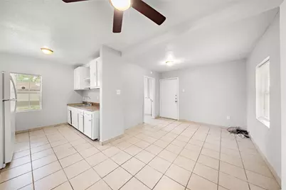806 3rd Avenue N #12 1/2, Texas City, TX 77590 - Photo 5