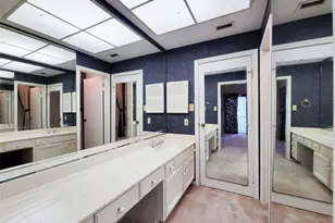 11711 Memorial Dr, Houston, TX 77024 - Photo 17