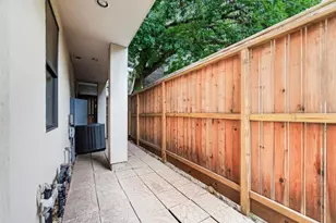 2034 Colquitt St, Houston, TX 77098 - Photo 35