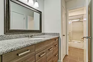 13948 Hollowgreen Dr, Houston, TX 77082 - Photo 5