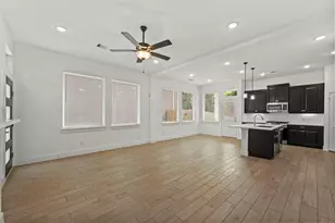 527 Pk Hl Ct, Stafford, TX 77477 - Photo 3