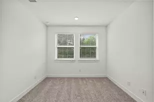 527 Pk Hl Ct, Stafford, TX 77477 - Photo 9