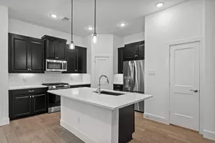527 Pk Hl Ct, Stafford, TX 77477 - Photo 5