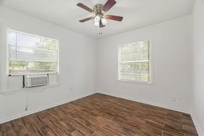729 E 41st Street, Houston, TX 77022 - Photo 15