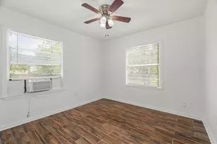 729 E 41st St, Houston, TX 77022 - Photo 15