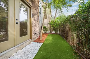 415 Tuam St, Houston, TX 77006 - Photo 7