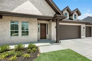 10006 Goliad Dr, Mont Belvieu, TX 77523 - Photo 3