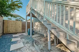 1110 E 24th St, Houston, TX 77009 - Photo 17