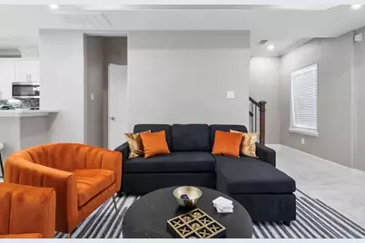 5914 Southridge Street #B, Houston, TX 77033 - Photo 5