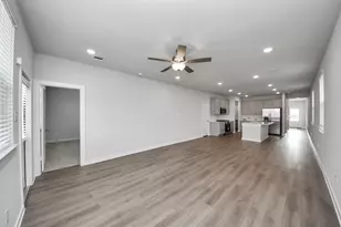 8811 Bird Br Dr, Houston, TX 77078 - Photo 17