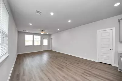 8811 Bird Branch Drive, Houston, TX 77078 - Photo 13