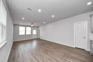 8811 Bird Br Dr, Houston, TX 77078 - Photo 13