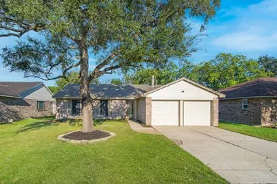 120 Meadow Bend Street, League City, TX 77573 - Photo 1