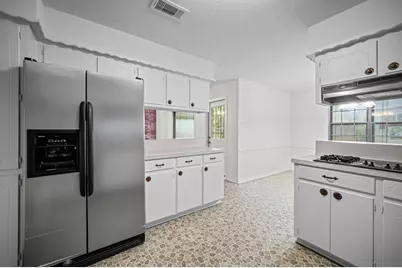 5619 Sheraton Oaks Drive, Houston, TX 77091 - Photo 7
