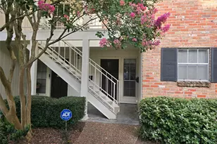 12968 Trail Hollow Dr, Houston, TX 77079 - Photo 1