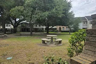 12968 Trail Hollow Dr, Houston, TX 77079 - Photo 27