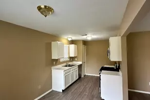 6910 Bayou Crest Dr, Houston, TX 77088 - Photo 5