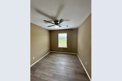 6910 Bayou Crest Drive, Houston, TX 77088 - Photo 15