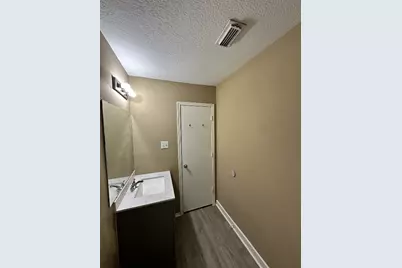 6910 Bayou Crest Drive, Houston, TX 77088 - Photo 17