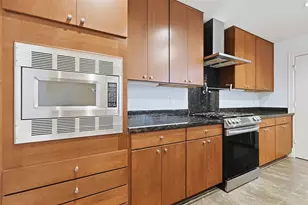 1719 Welch St, Houston, TX 77006 - Photo 5