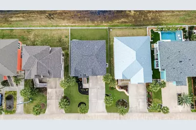 13602 Windlass Circle, Galveston, TX 77554 - Photo 43