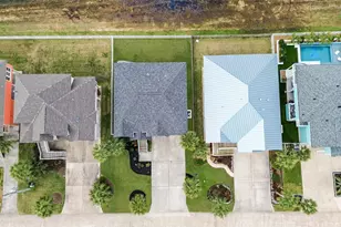 13602 Windlass Cir, Galveston, TX 77554 - Photo 43