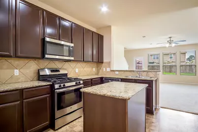 5215 Espuela Lane, Baytown, TX 77521 - Photo 7