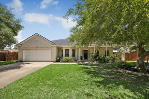 1413 Ward Bend St, Sealy, TX 77474 - Photo 1