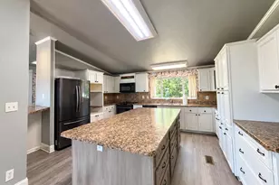 319 S Skains Chapel Rd, Trinity, TX 75862 - Photo 5