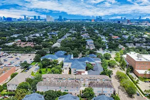 2930 Brompton Square Dr, Houston, TX 77025 - Photo 9