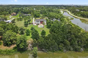 1003 S Country Club Dr, La Porte, TX 77571 - Photo 3
