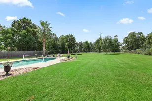 1003 S Country Club Dr, La Porte, TX 77571 - Photo 41