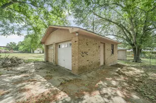 321 Johnson St, Brenham, TX 77833 - Photo 7