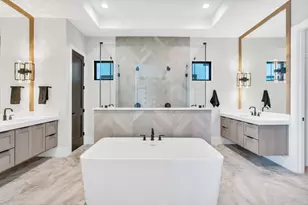 2011 Crown Lk Dr, Missouri City, TX 77459 - Photo 11